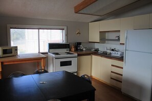 Comfort lakosztály, fürdőszobával, kilátással az óceánra (3 Bedroom Suite) | Privát konyha
