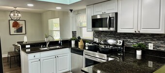 Private Pool 4BR Retreat Sleeps 10 Near Orlando Attractions