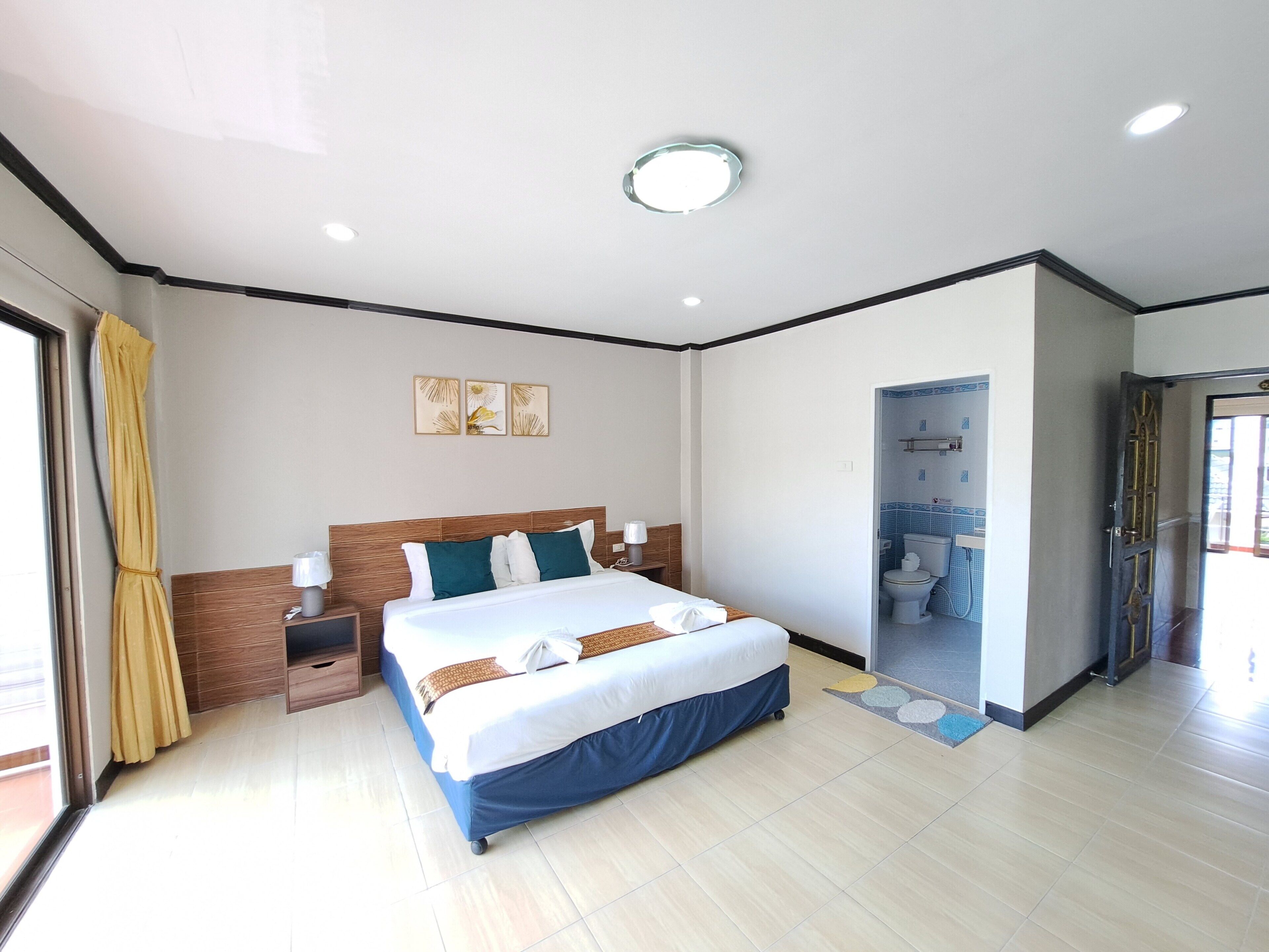 コンフォート ダブルルーム | セーフティボックス (室内)、デスク、WiFi (無料)