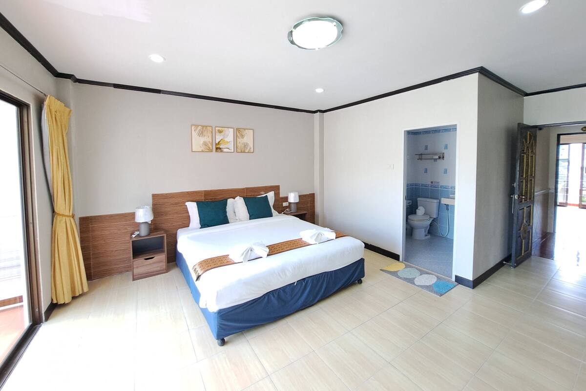 コンフォート ダブルルーム | セーフティボックス (室内)、デスク、WiFi (無料)