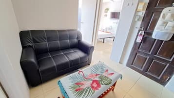 Camera familiare | Area soggiorno | TV LED 32 pollici con canali via cavo
