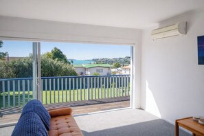 Smart TV - Snells Beach Family Retreat — Walk to Shops & Beach (Snells Beach)