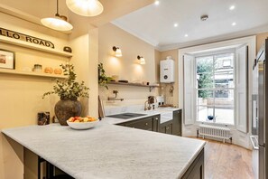 House - Notting Hill 4-bed Private Garden Home Office (London)