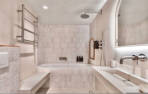 บ้านพัก | 4 ห้องนอน