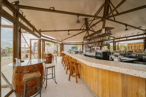 Bar (en la propiedad)