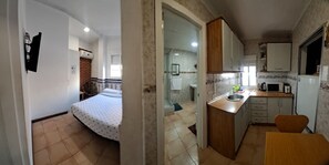 Room - Andrea G (Granada)