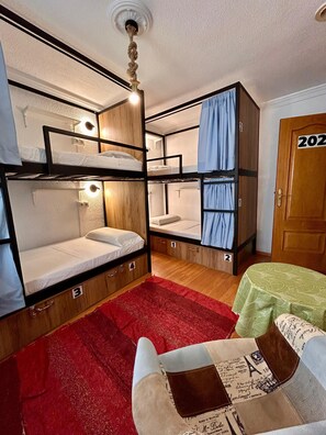 Room - Andrea G (Granada)