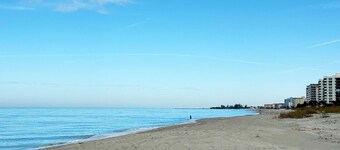 Venice Villas Studio – Beach Side Ground Level