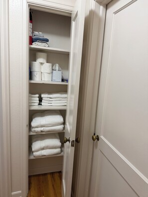 Interior - Upper 2 Bedroom, 1 Bathroom Apartment in McKennan Park Duplex (Sioux Falls)