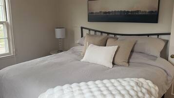 2 chambres, fer et planche à repasser, Wi-Fi, draps fournis