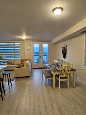 Interior - Cozy Vaughan Retreat | Sleeps 9 | Near Wonderland, theater & Shops (Vaughan)