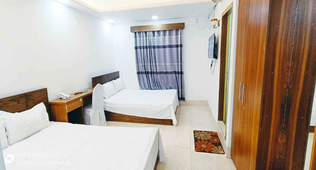 Deluxe tweepersoonskamer, balkon | Een bureau, een laptopwerkplek, gratis wifi