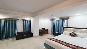 华丽双人房, 阳台 | 办公桌、笔记本电脑工作区、免费 WiFi