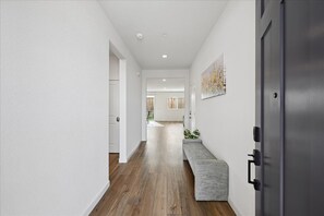 Interior - Sleeps ~12, 5 Bedroom 3 Bath Home in Lincoln CA (Lincoln)