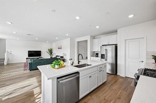 Sleeps ~12, 5 Bedroom 3 Bath Home in Lincoln CA