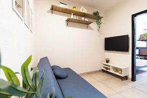 Standard-Apartment | Wohnzimmer | Smart-TV