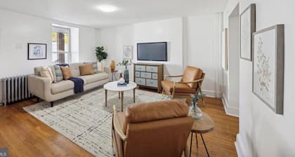 Bright & Cozy 3-Bedroom 2nd Floor Apartment Near JFK & Casino