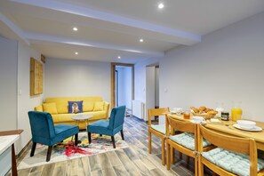Dining - Lou Dava Chic Apt Near Centre Chamonix, Chamonix, France (Chamonix)