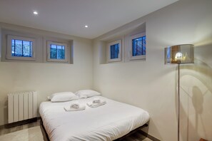 Bedroom - Lou Dava Chic Apt Near Centre Chamonix, Chamonix, France (Chamonix)