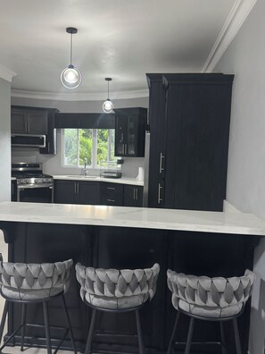 Private kitchen - Luxury Oasis of Toni’s Estate 203 (Mandeville)