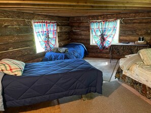 1 bedroom, bed sheets - Interior Alaska vacation getaway. Secluded 1 bedroom cabin next to the river. (Chase)