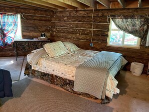 1 bedroom, bed sheets - Interior Alaska vacation getaway. Secluded 1 bedroom cabin next to the river. (Chase)