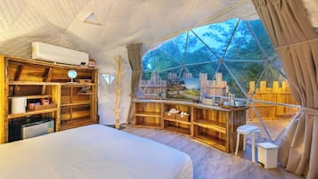 Deluxe Room, Balcony, River View | Desk, free WiFi