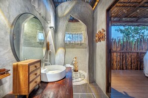Deluxe Room, Balcony, Mountain View | Bathroom | Shower, free toiletries, hair dryer, towels