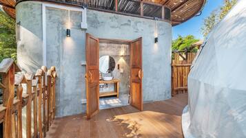 Family Room, Balcony, Mountain View | Spa