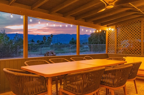 Stardust Borrego — Movie Lounge + Bar • Fire Pit • AC • Pet-Friendly Retreat