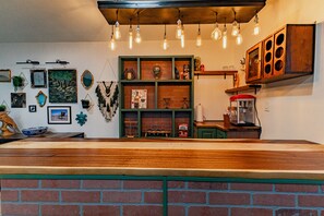 Interior - Stardust Borrego — Movie Lounge + Bar • Fire Pit • AC • Pet-Friendly Retreat (Borrego Springs)