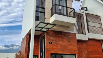 Façana frontal de l'allotjament