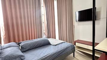 Deluxe Villa, 2 Bedrooms | Desk, laptop workspace, free WiFi