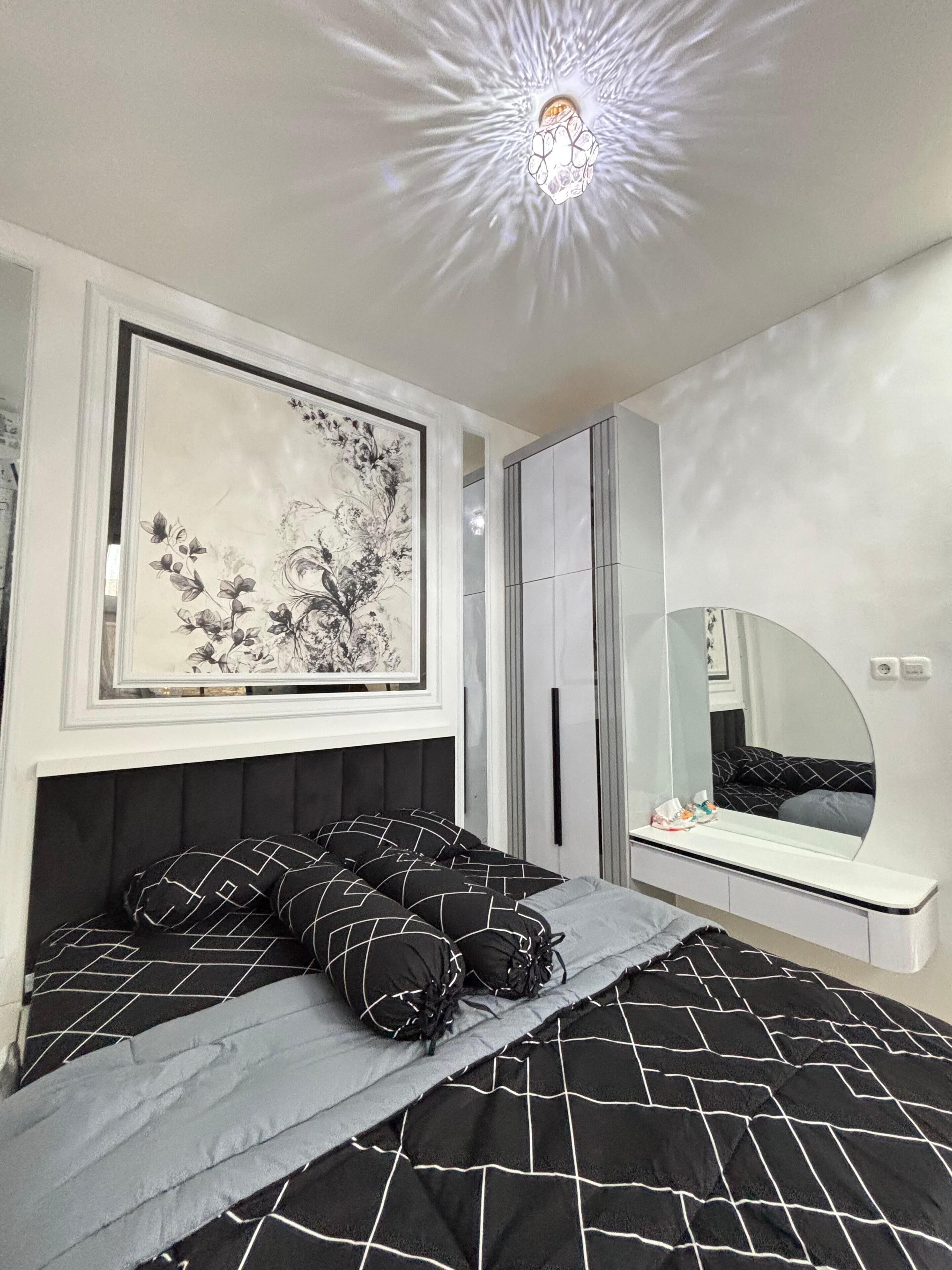 Premium Villa | Desk, laptop workspace, free WiFi