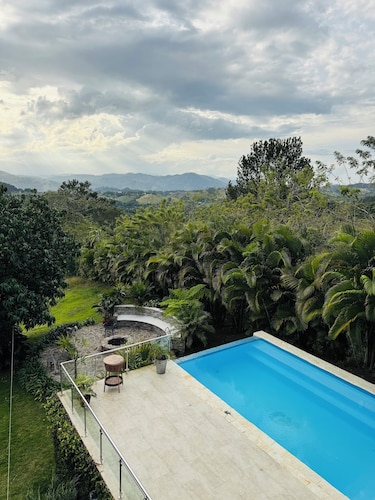 Luxury Mountain Villa w Pool & Fire Pits