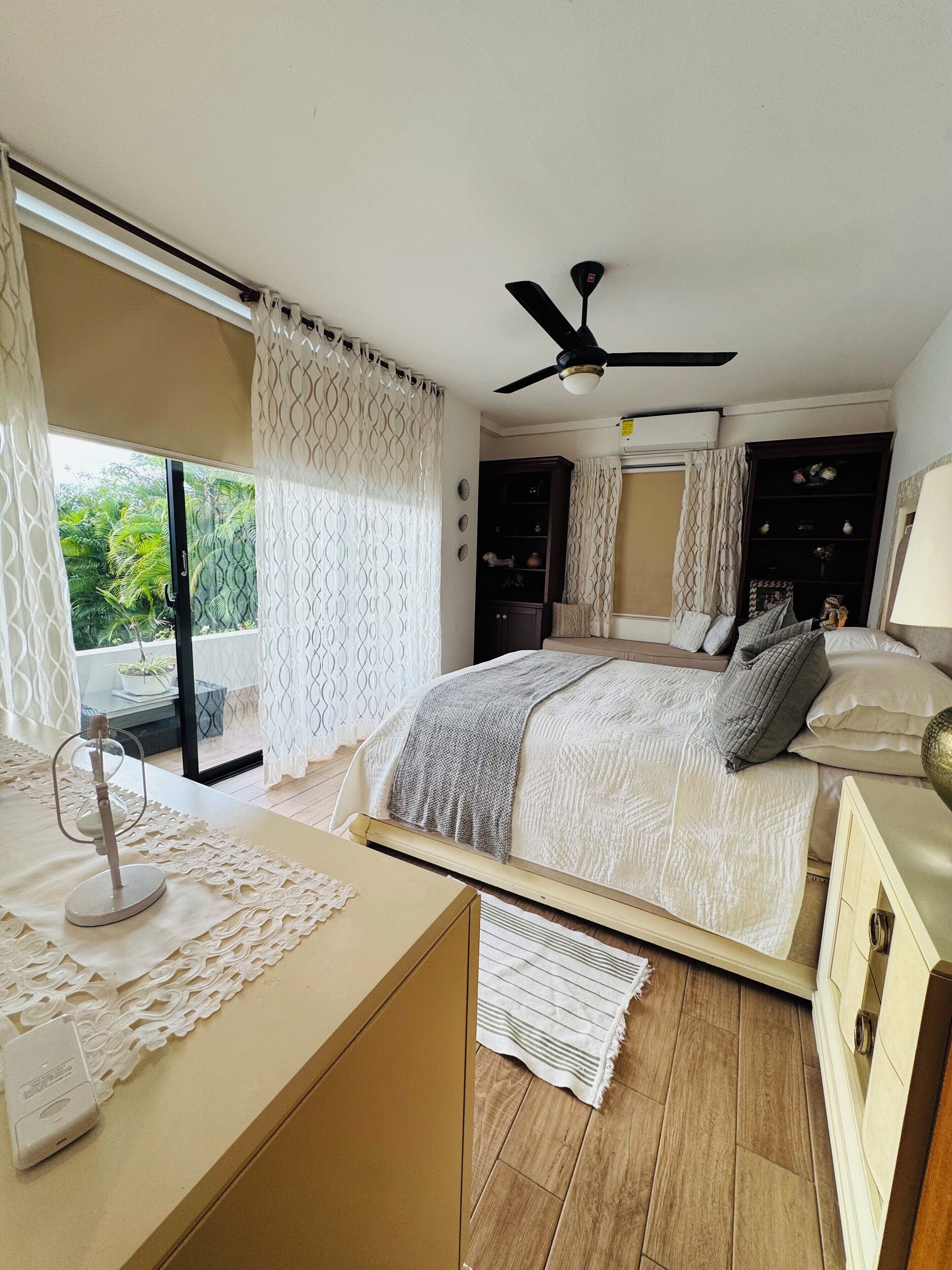 Iron/ironing board, free WiFi, bed sheets