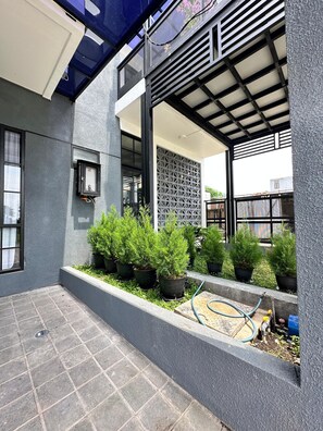 Family Villa, 4 Bedrooms | Property grounds