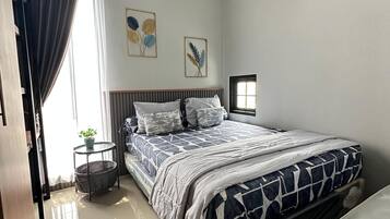 Family Villa, 4 Bedrooms | Desk, laptop workspace, free WiFi