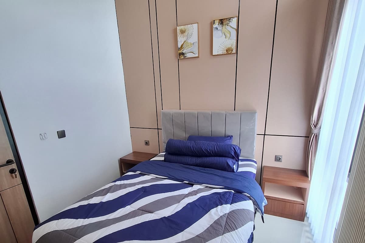 Classic Villa, 2 Bedrooms | Desk, laptop workspace, free WiFi