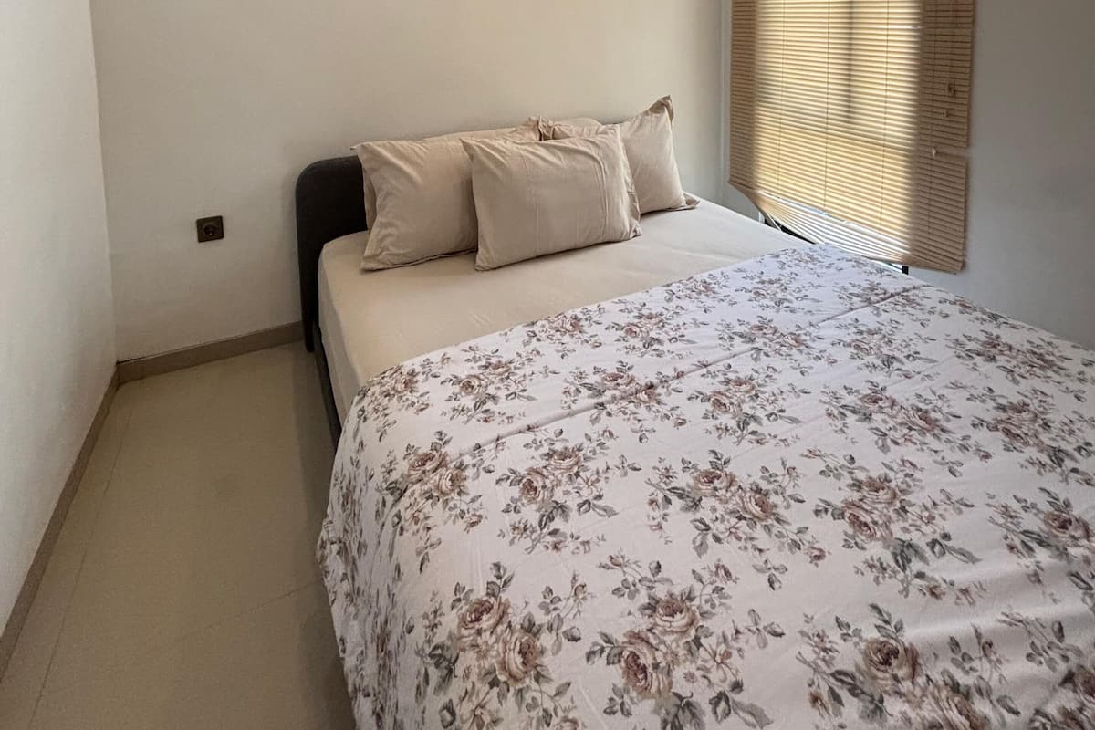 Deluxe Villa, 2 Bedrooms | Desk, laptop workspace, free WiFi