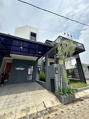 Family Villa, 4 Bedrooms | Exterior - Athara Naya (Batu)