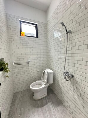 Bathroom - Athara Naya (Batu)