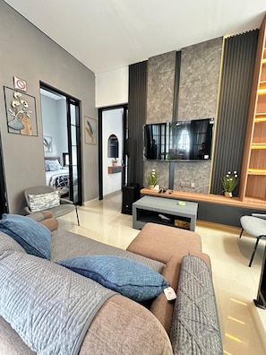 Family Villa, 4 Bedrooms | Interior