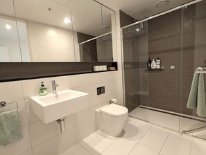 Hair dryer - Balwyn Bright Beauty|Balcony|Parking|Walk to Shops (Balwyn North)