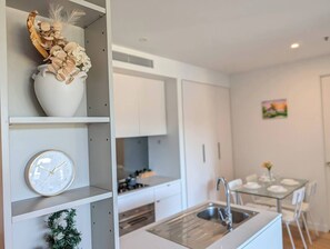 Dining - Balwyn Bright Beauty|Balcony|Parking|Walk to Shops (Balwyn North)