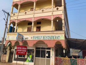 Exterior - Collection O Sanghi Temple Hyderabad (Hyderabad)
