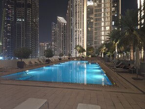 Outdoor pool, a heated pool - Skyline Burj  Views at Forte Tower 2, Walk to Dubai Mall, Sleeps 12 (Dubai)