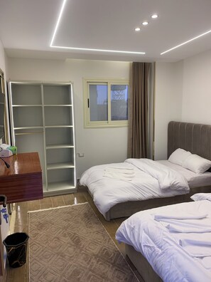 Room - Ankh pyramids view  (Giza)