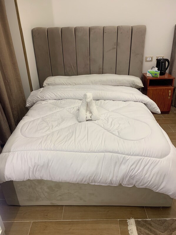 Classic Twin Room, City View - Ankh pyramids view  (Giza)