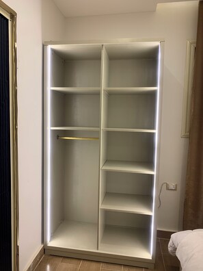 Classic Twin Room, City View | Interior - Ankh pyramids view  (Giza)